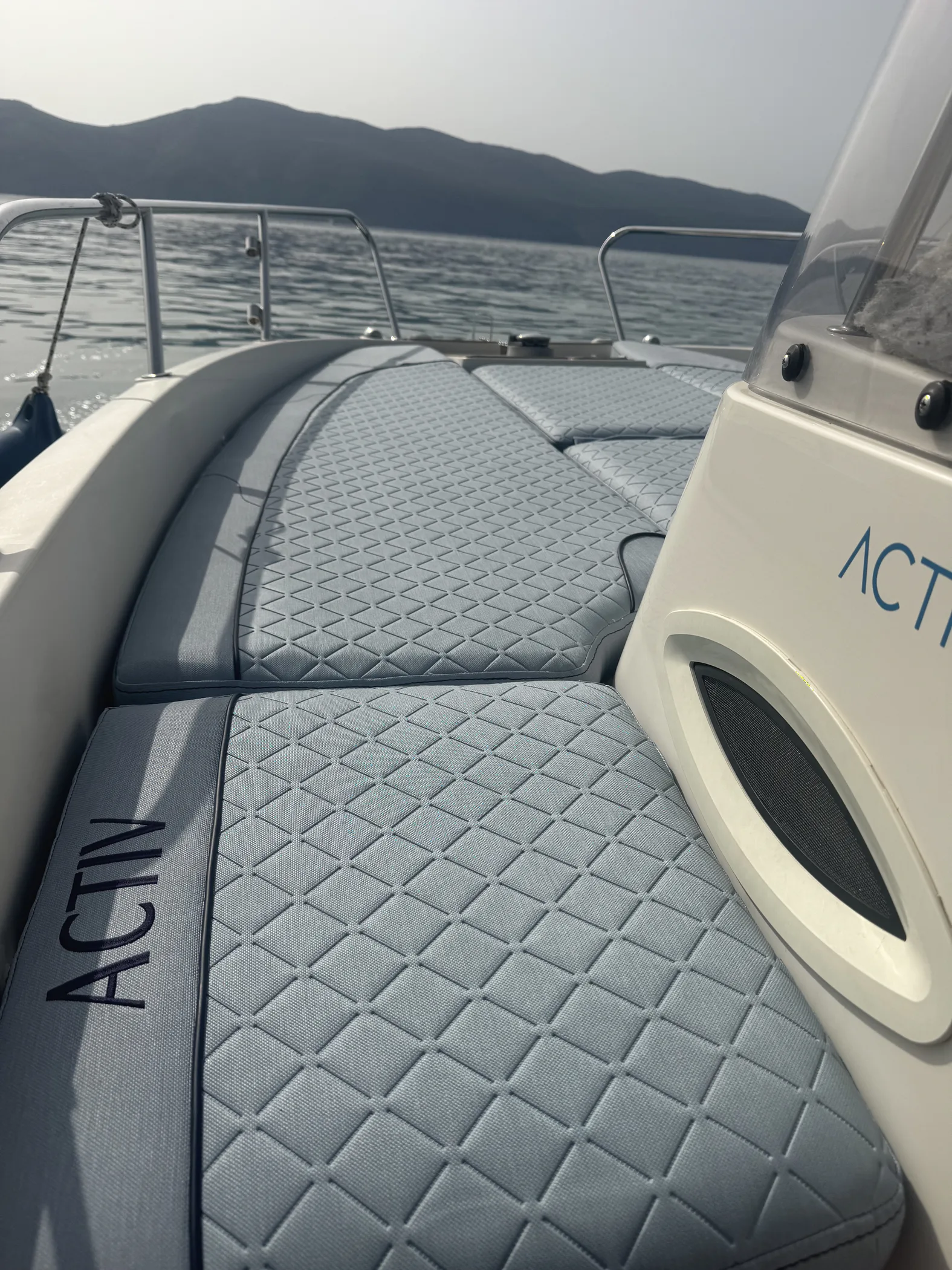 Marine Stitch - Bow sunpad